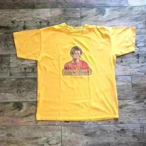 Vtg Napoleon Dynamite yellow t-shirt with graphic on front S - Picture 2 of 5